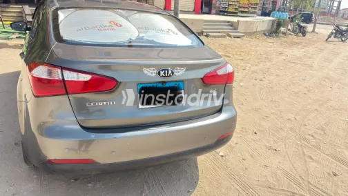 Kia Cerato 2016 White Used for Sale - 9