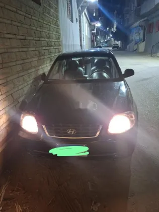 هيونداي فيرنا 2006 أسود مستعملة للبيع