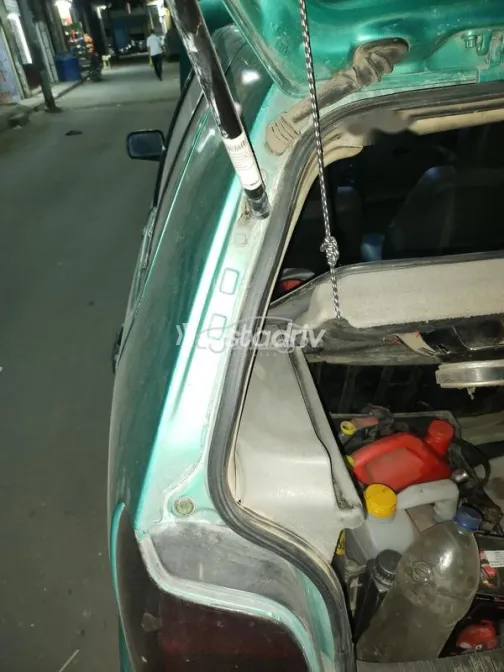 فولكس فاغن بولو 1995 أخضر مستعملة للبيع - 3