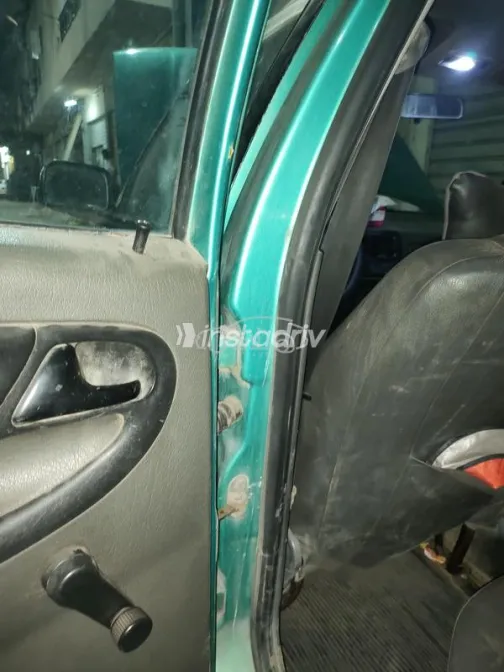 فولكس فاغن بولو 1995 أخضر مستعملة للبيع - 4