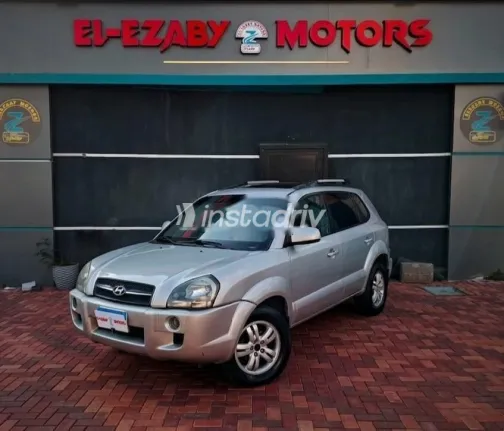 هيونداي توسان 2008 فضي مستعملة للبيع - 2