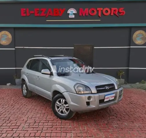 هيونداي توسان 2008 فضي مستعملة للبيع - 4