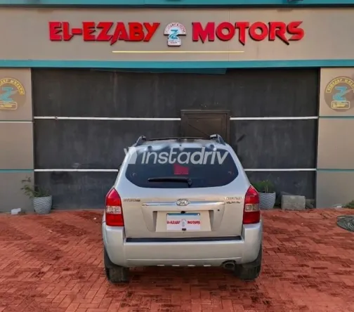 هيونداي توسان 2008 فضي مستعملة للبيع - 5