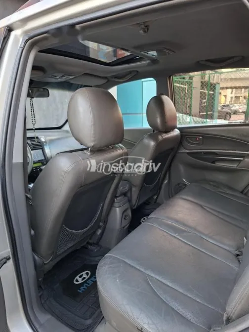 هيونداي توسان 2008 فضي مستعملة للبيع - 9