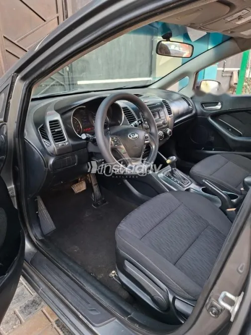 Kia Cerato 2017 White Used for Sale - 7