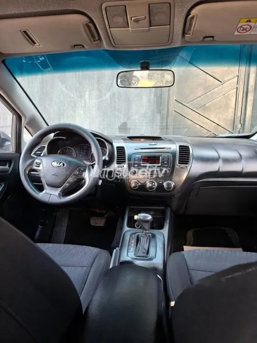 Kia Cerato 2017 White Used for Sale - 10