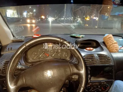 Peugeot 206 2004 White Used for Sale - 1