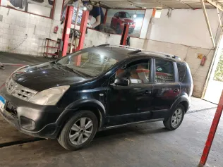 نيسان ليفينا 2009 أبيض مستعملة للبيع