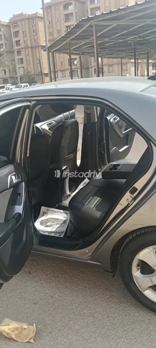 كيا سيراتو 2010 أبيض مستعملة للبيع - 2