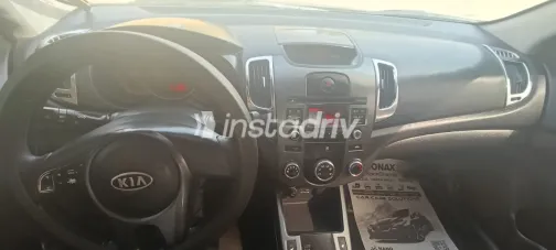 كيا سيراتو 2010 أبيض مستعملة للبيع - 8