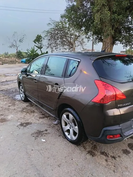 بيجو 3008 2011 موكا مستعملة للبيع - 1