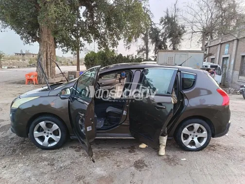 بيجو 3008 2011 موكا مستعملة للبيع - 7