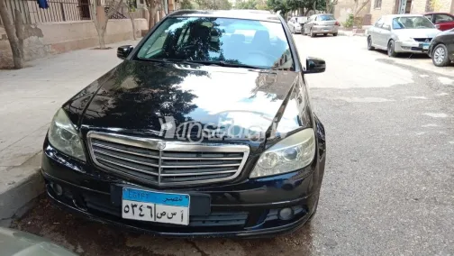 مرسيدس C 180 2009 أسود مستعملة للبيع - 4