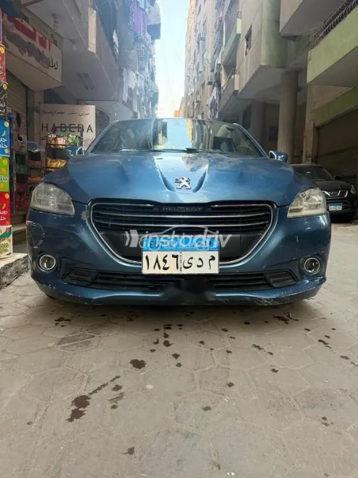 بيجو 301 2015 فضي مستعملة للبيع - 2