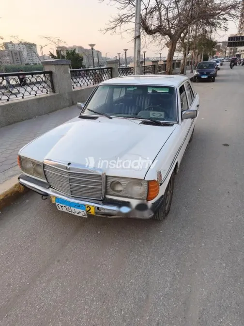 Mercedes 200 1980 White Used for Sale - 1