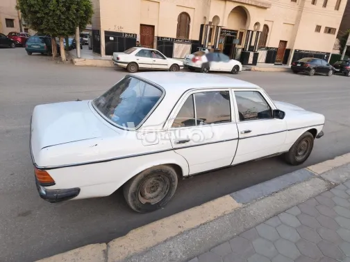 Mercedes 200 1980 White Used for Sale - 4