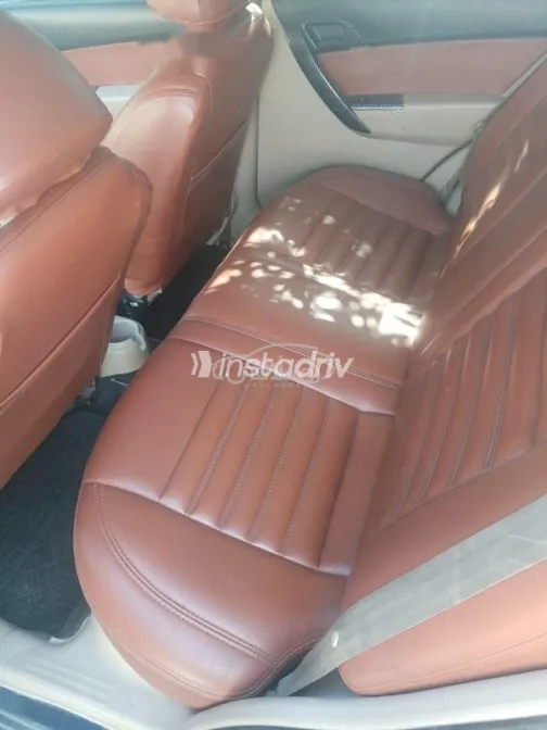 شيفروليه افيو 2016 أزرق غامق مستعملة للبيع - 9