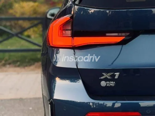 بي ام دبليو X1 2023 أزرق غامق مستعملة للبيع - 10