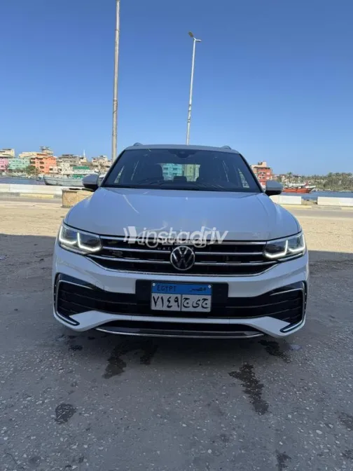 Volkswagen Tiguan 2024 White Used for Sale - 4
