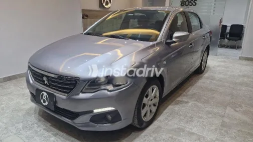 بيجو 301 2022 فضي مستعملة للبيع - 3