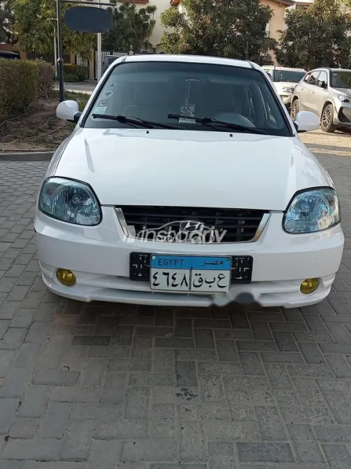 هيونداي فيرنا 2016 أبيض مستعملة للبيع - 2