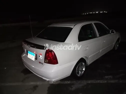 هيونداي فيرنا 2016 أبيض مستعملة للبيع - 3