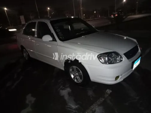 هيونداي فيرنا 2016 أبيض مستعملة للبيع - 4