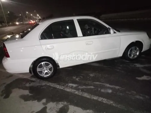 هيونداي فيرنا 2016 أبيض مستعملة للبيع - 5