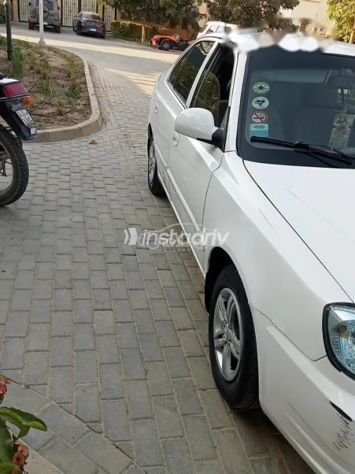 هيونداي فيرنا 2016 أبيض مستعملة للبيع - 10