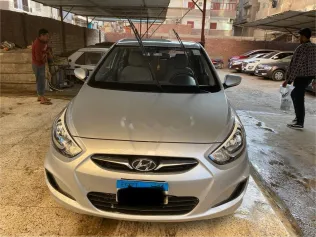 هيونداي اكسنت RB 2015 فضي مستعملة للبيع