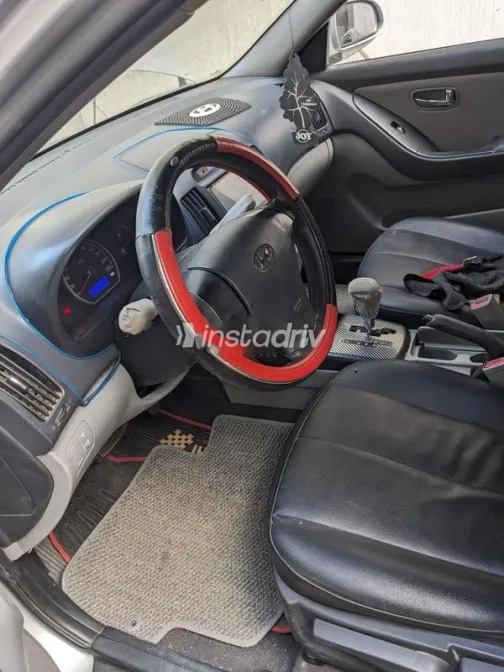 Hyundai Avante 2010 White Used for Sale - 1