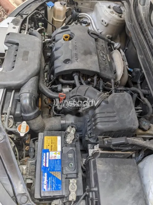 Hyundai Avante 2010 White Used for Sale - 7