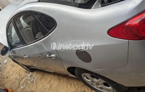 Hyundai Avante 2010 White Used for Sale - 9