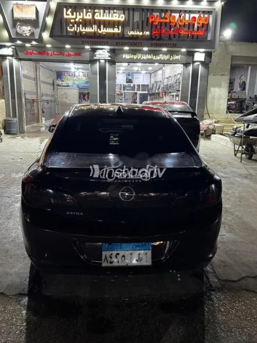 اوبل أسترا 2013 باذنجاني مستعملة للبيع - 1