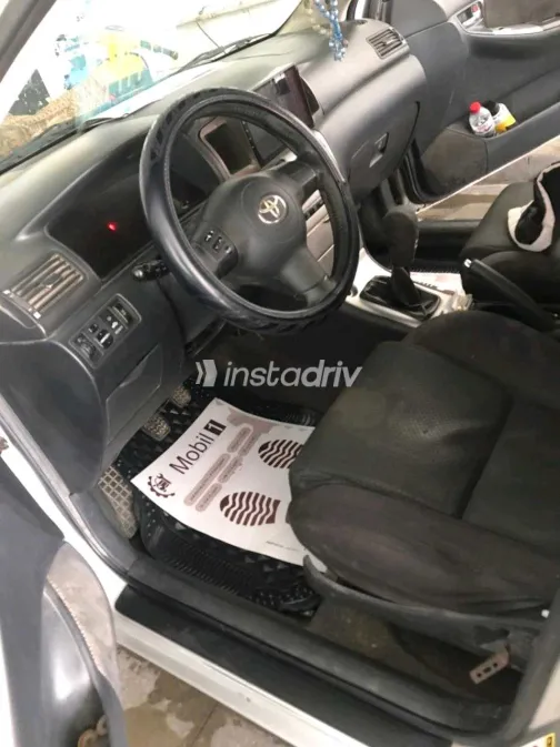 Toyota Corolla 2005 White Used for Sale - 1