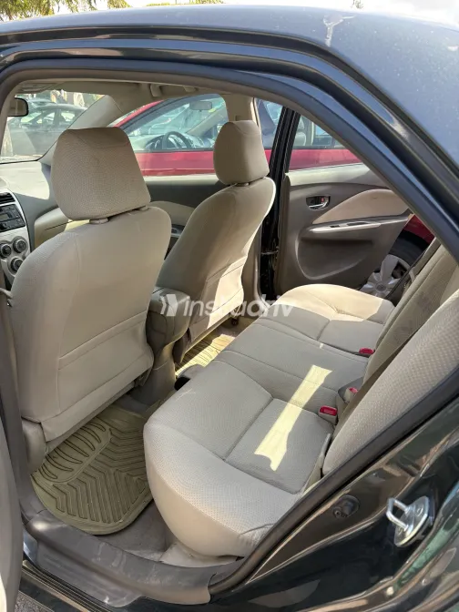 تويوتا ياريس 2009 أبيض مستعملة للبيع - 3