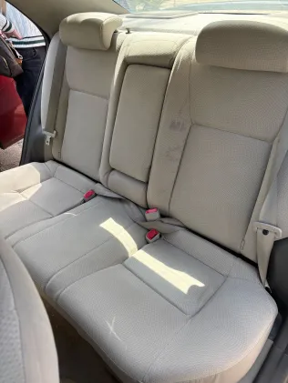 تويوتا ياريس 2009 أبيض مستعملة للبيع