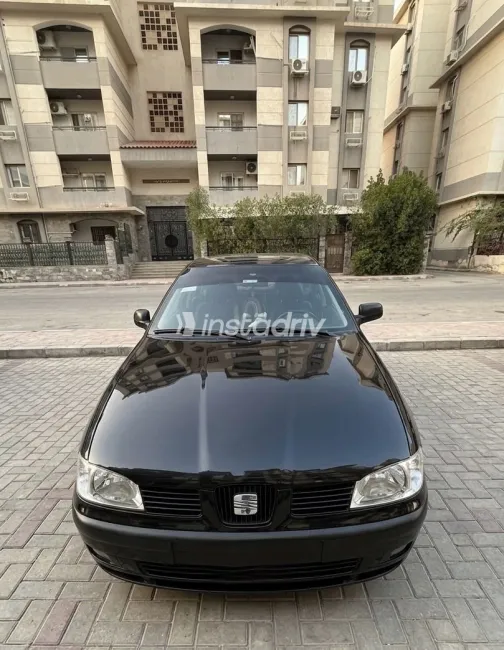 سيات ابيزا 2001 أبيض مستعملة للبيع - 4