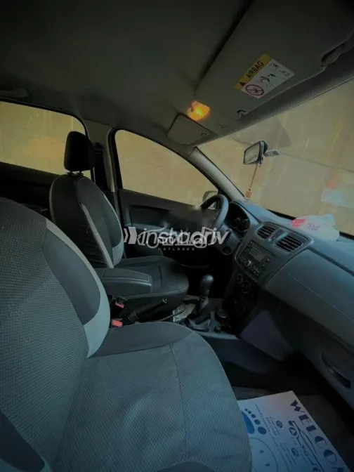 رينو لوجان 2015 أسود مستعملة للبيع - 10