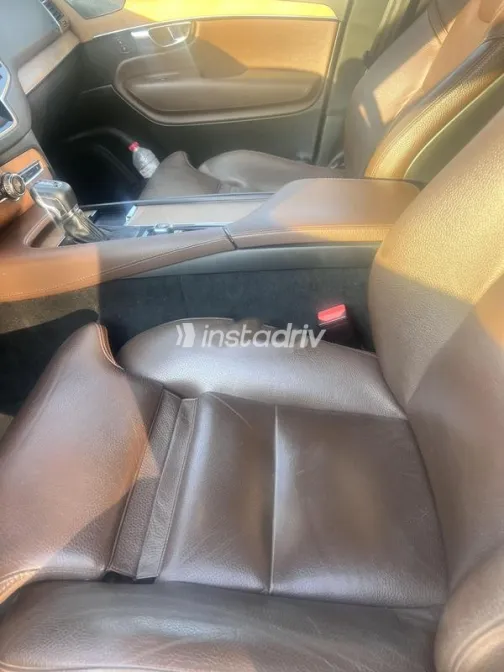 فولفو XC90 2021 أسود مستعملة للبيع - 6