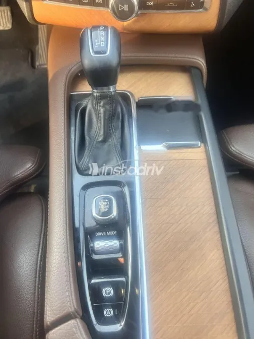 فولفو XC90 2021 أسود مستعملة للبيع - 8