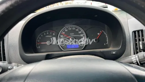 Hyundai Elantra HD 2019 White Used for Sale - 3