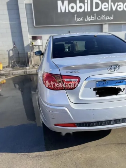 Hyundai Elantra HD 2019 White Used for Sale - 4