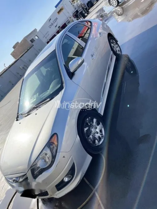 Hyundai Elantra HD 2019 White Used for Sale - 6