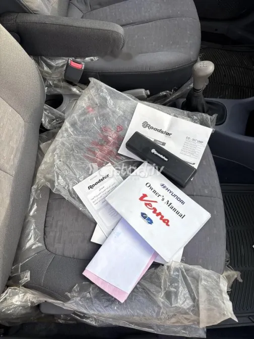 Hyundai Verna 2012 Dark Red Used for Sale - 3