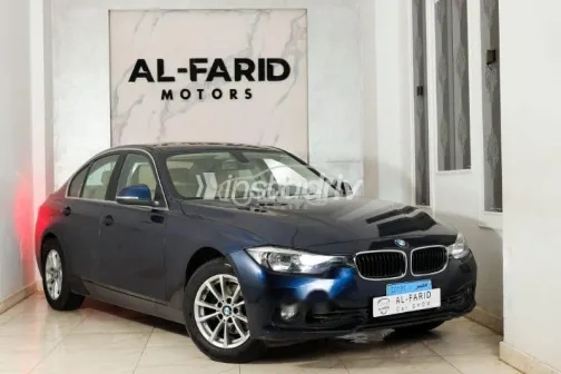 بي ام دبليو 218 i 2017 أزرق غامق مستعملة للبيع - 2