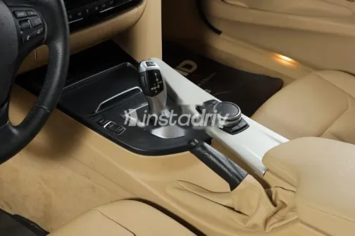 بي ام دبليو 218 i 2017 أزرق غامق مستعملة للبيع - 4