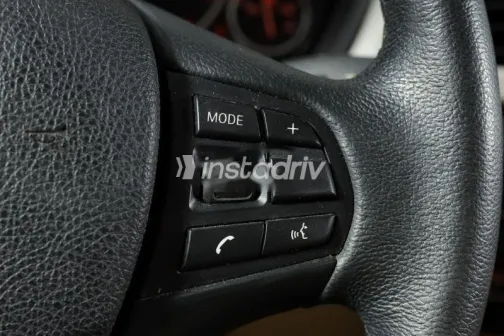 بي ام دبليو 218 i 2017 أزرق غامق مستعملة للبيع - 7