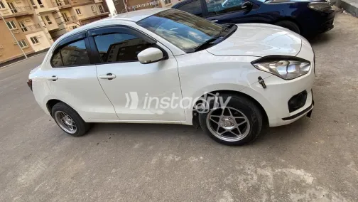 سوزوكى سويفت ديزاير 2021 أبيض مستعملة للبيع - 1