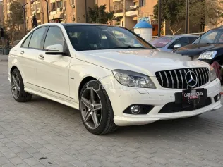 مرسيدس C 180 2010 أبيض مستعملة للبيع